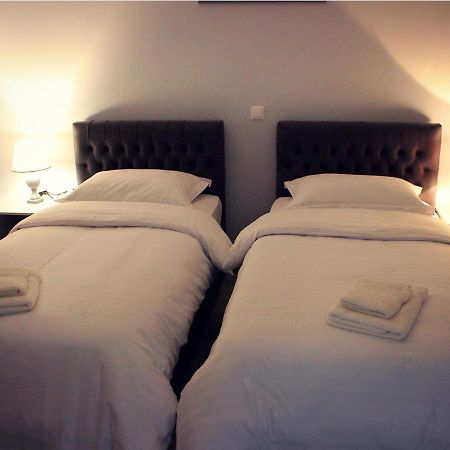 Korcasmilehotel Bagian luar foto