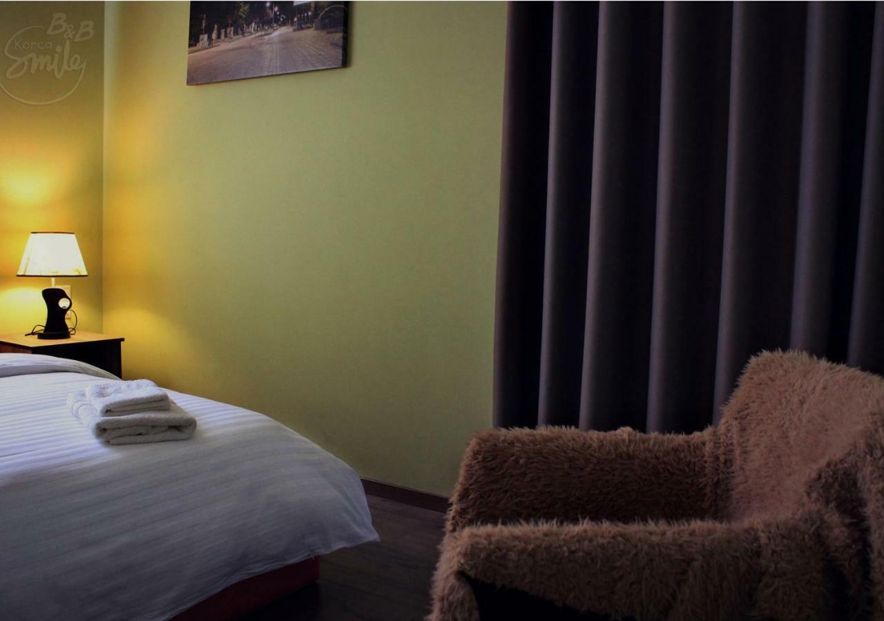 Korcasmilehotel Bagian luar foto