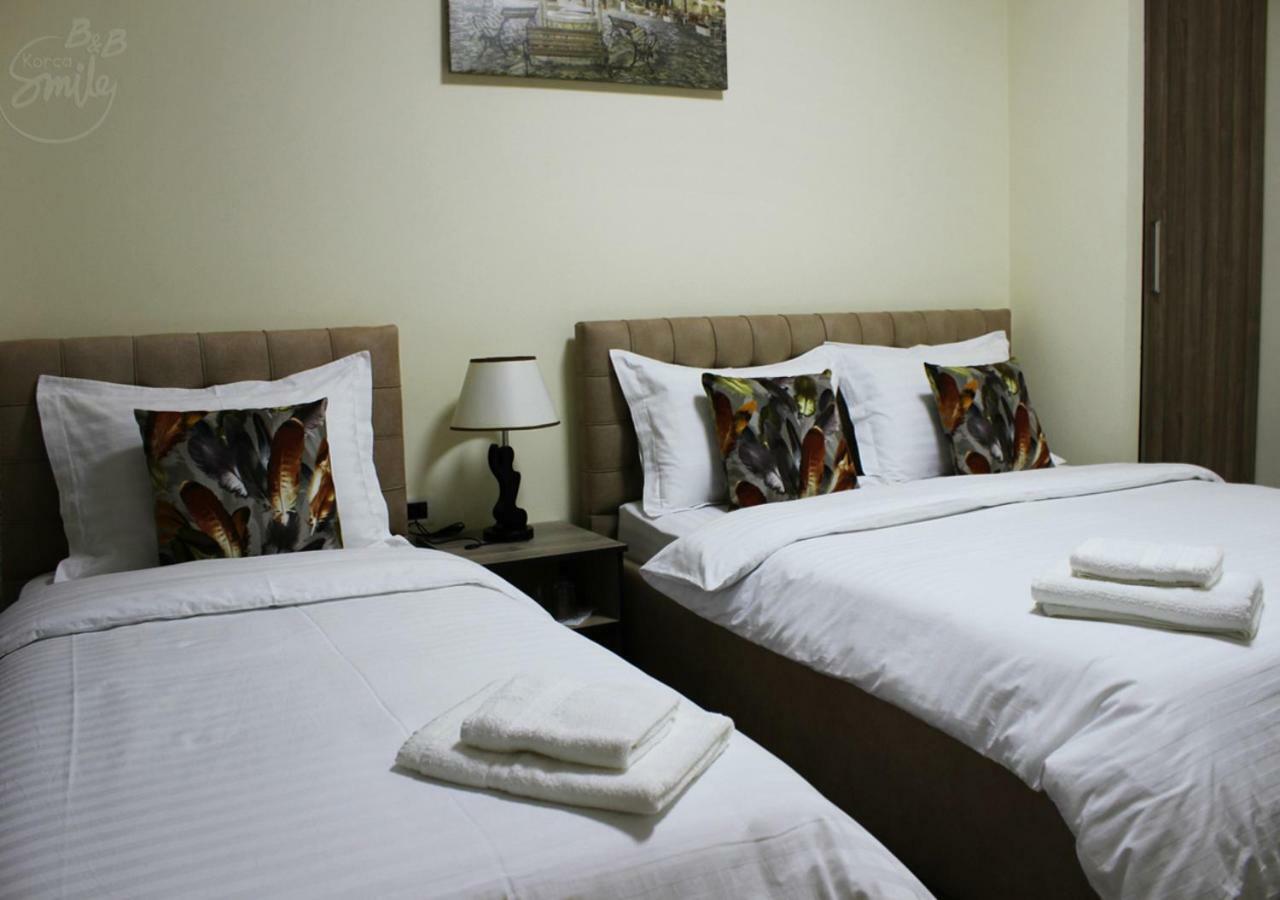 Korcasmilehotel Bagian luar foto