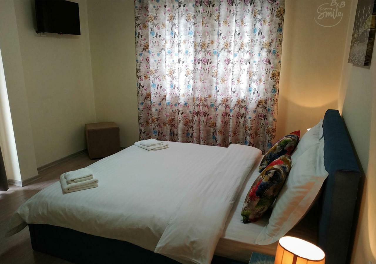 Korcasmilehotel Bagian luar foto